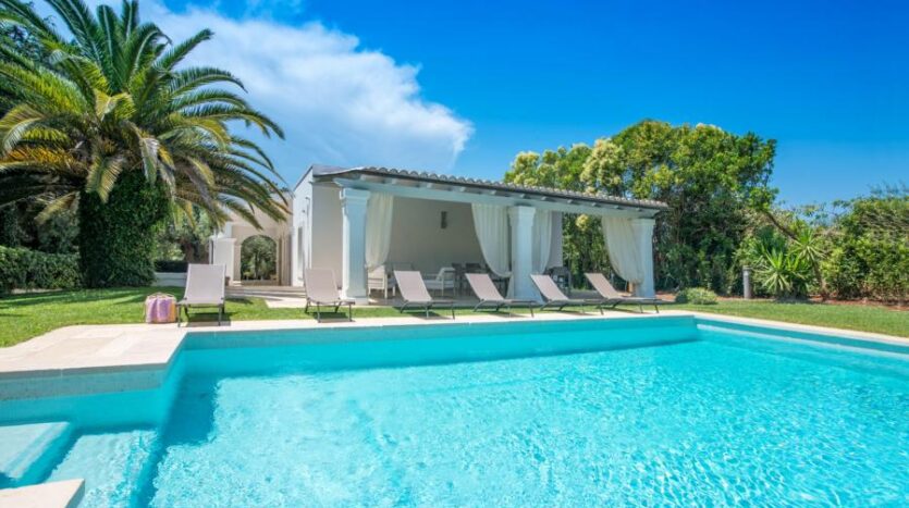 Trullo with pool