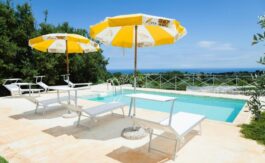 Trullo with sea view
