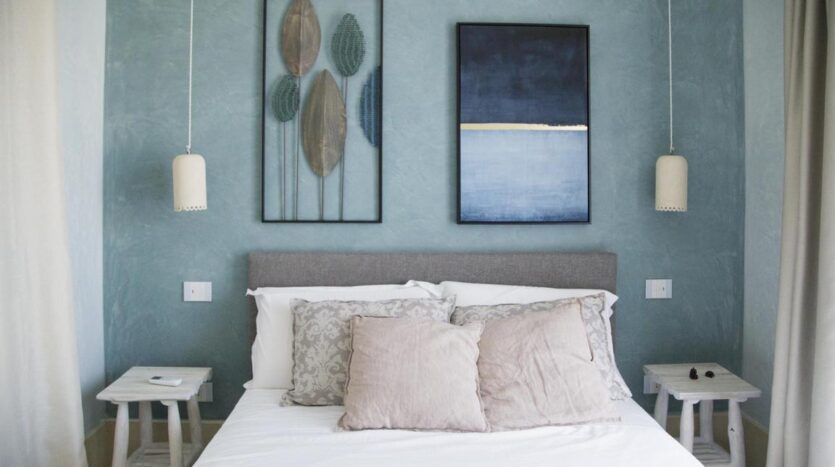 Second bedroom – Comfortable guest room with a calm atmosphere and simple elegant design.